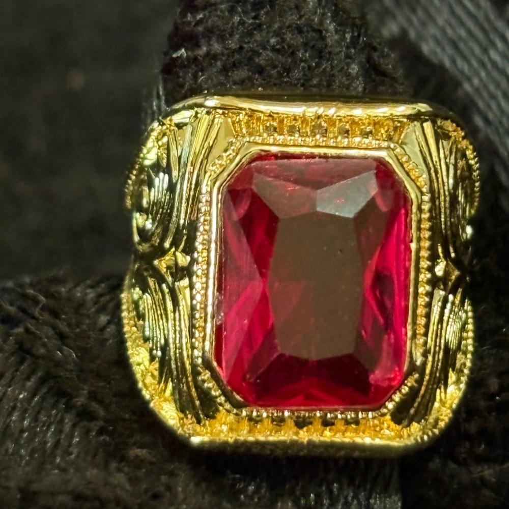 ELEGANT FACETED FAUX RUBY RED RING